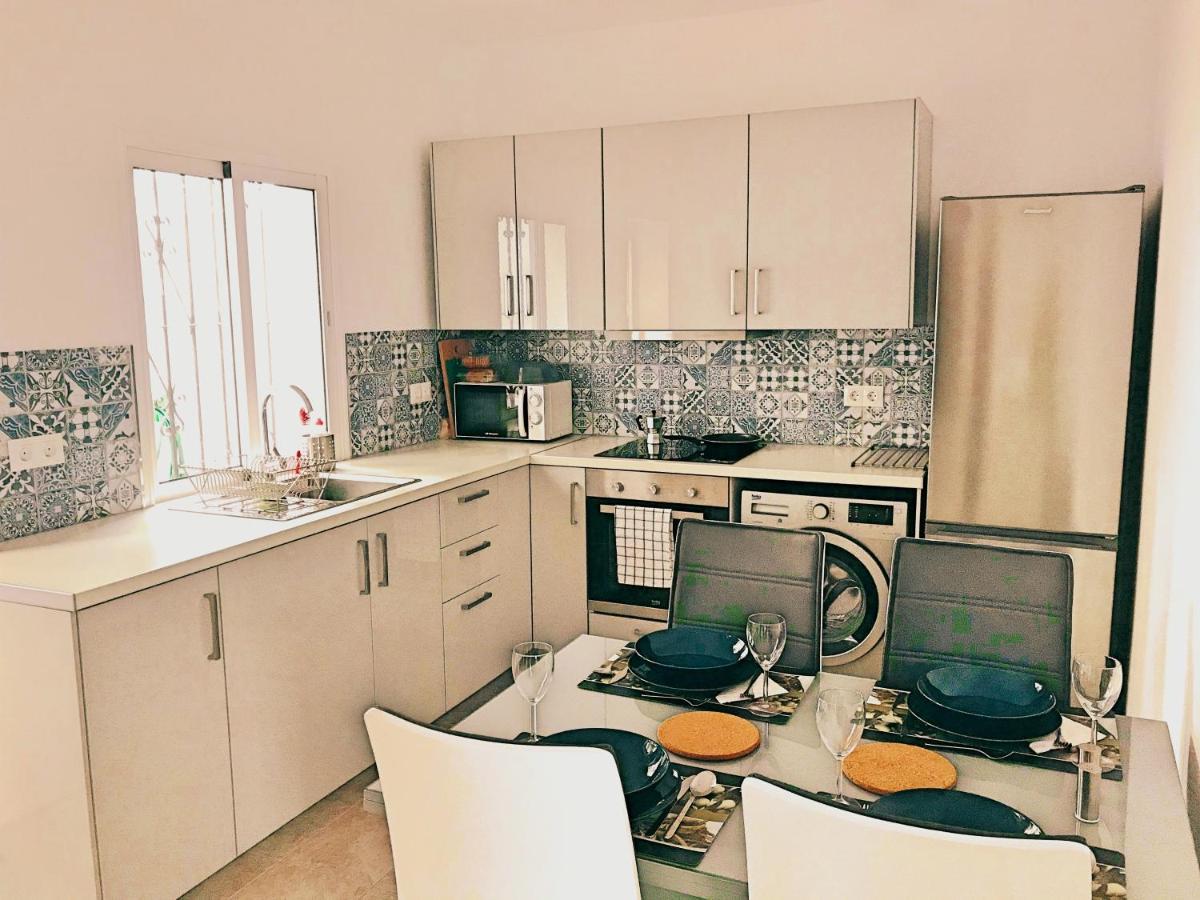 Town House With Patio In Quiet Residential Area 10 Min From Beach 托雷莫利诺斯 客房 照片