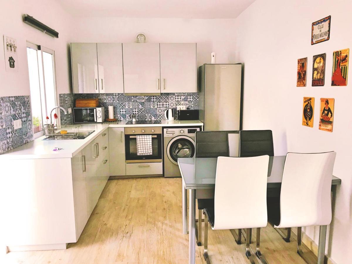 Town House With Patio In Quiet Residential Area 10 Min From Beach 托雷莫利诺斯 外观 照片