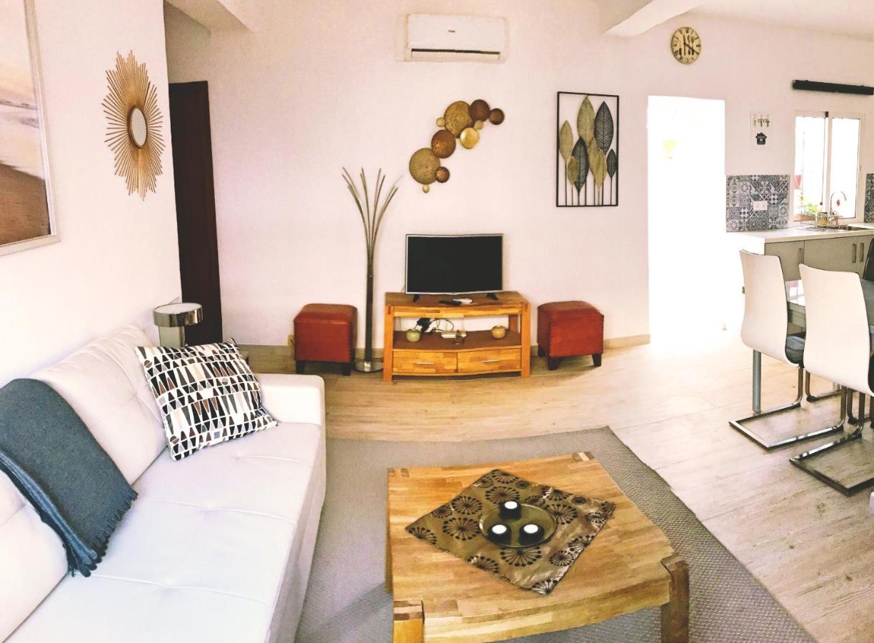 Town House With Patio In Quiet Residential Area 10 Min From Beach 托雷莫利诺斯 外观 照片
