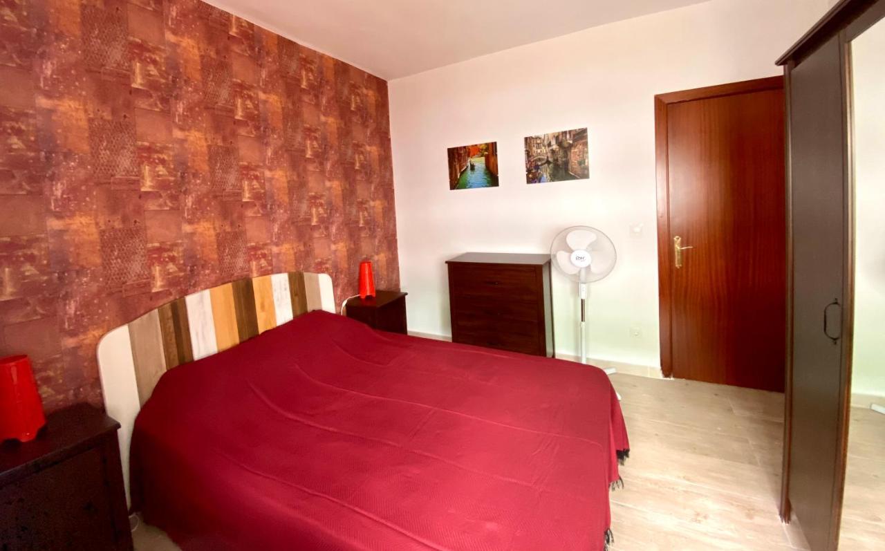 Town House With Patio In Quiet Residential Area 10 Min From Beach 托雷莫利诺斯 外观 照片